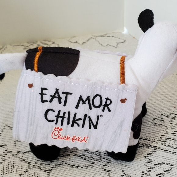 Chick-fil-A Plush Cow Doll Toy Eat Mor Chikin Sign 4" LIMITED EDITION - Picture 4 of 7